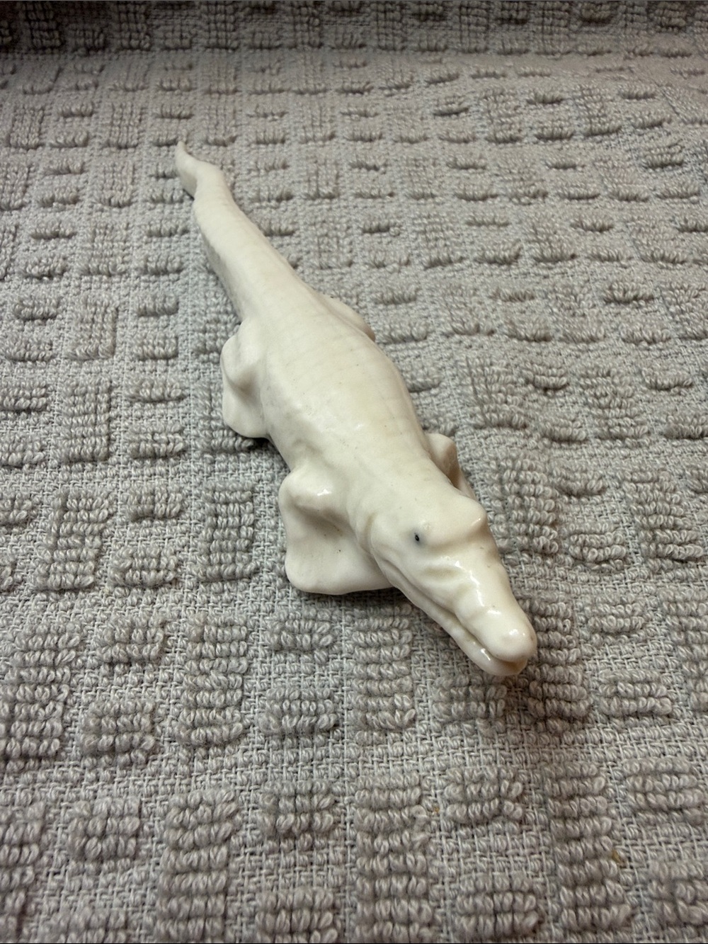 Vintage white Ceramic Alligator or crocodile figurine